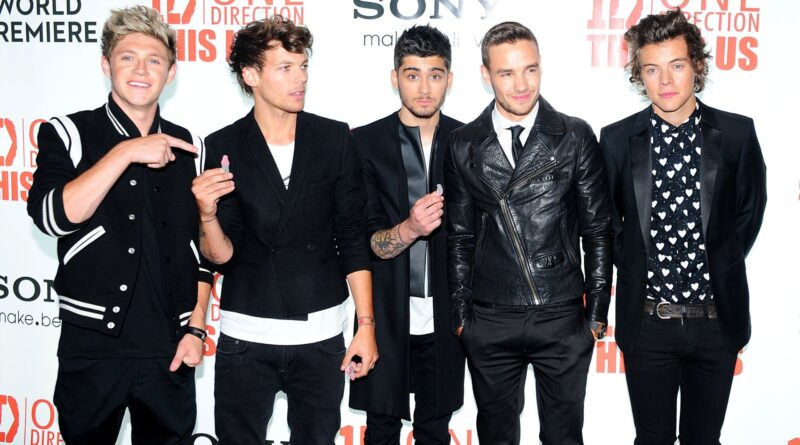 The One Direction star was spotted on a night out with the soul singer at a burger joint